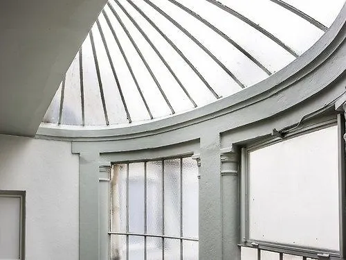 **  Hotel Moderne Lyon France